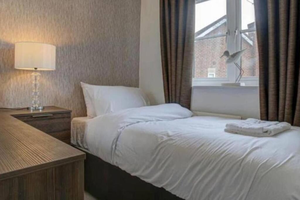 Luxury 4 Bedroom House 맨체스터 외부 사진