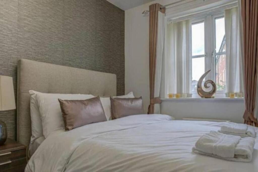Luxury 4 Bedroom House 맨체스터 외부 사진